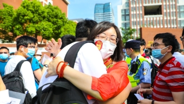 今年上海有四万多名考生具备本科填报资格，本科普通批录取结果7月25日公布